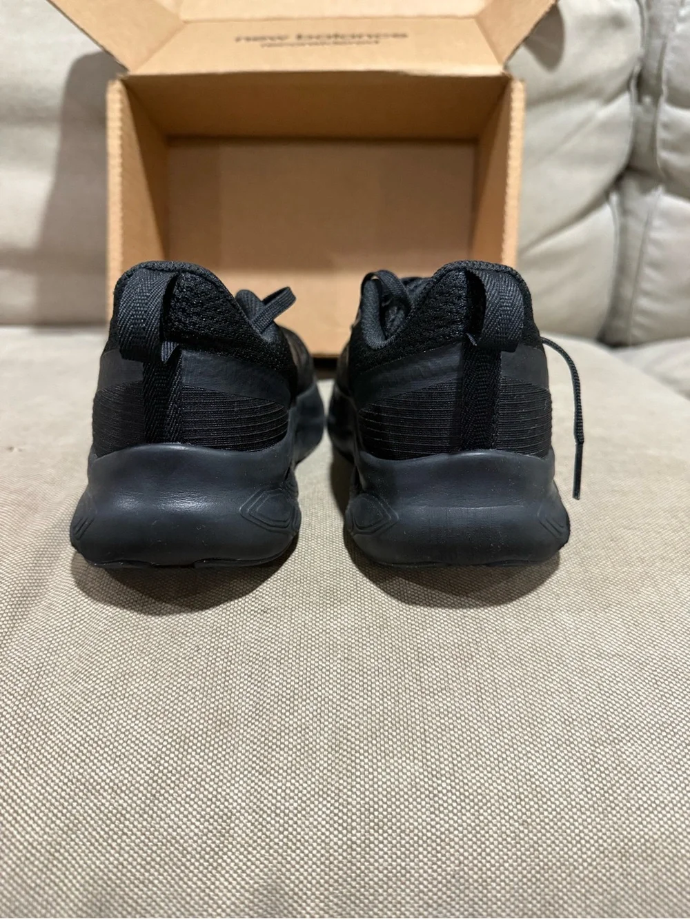 New Balance Men's Black Athletic Running Shoes